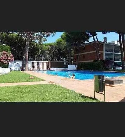 Pis Amb Encant Amb Piscina Comunitaria