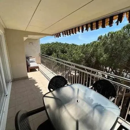Pis Amb Encant Amb Piscina Comunitaria